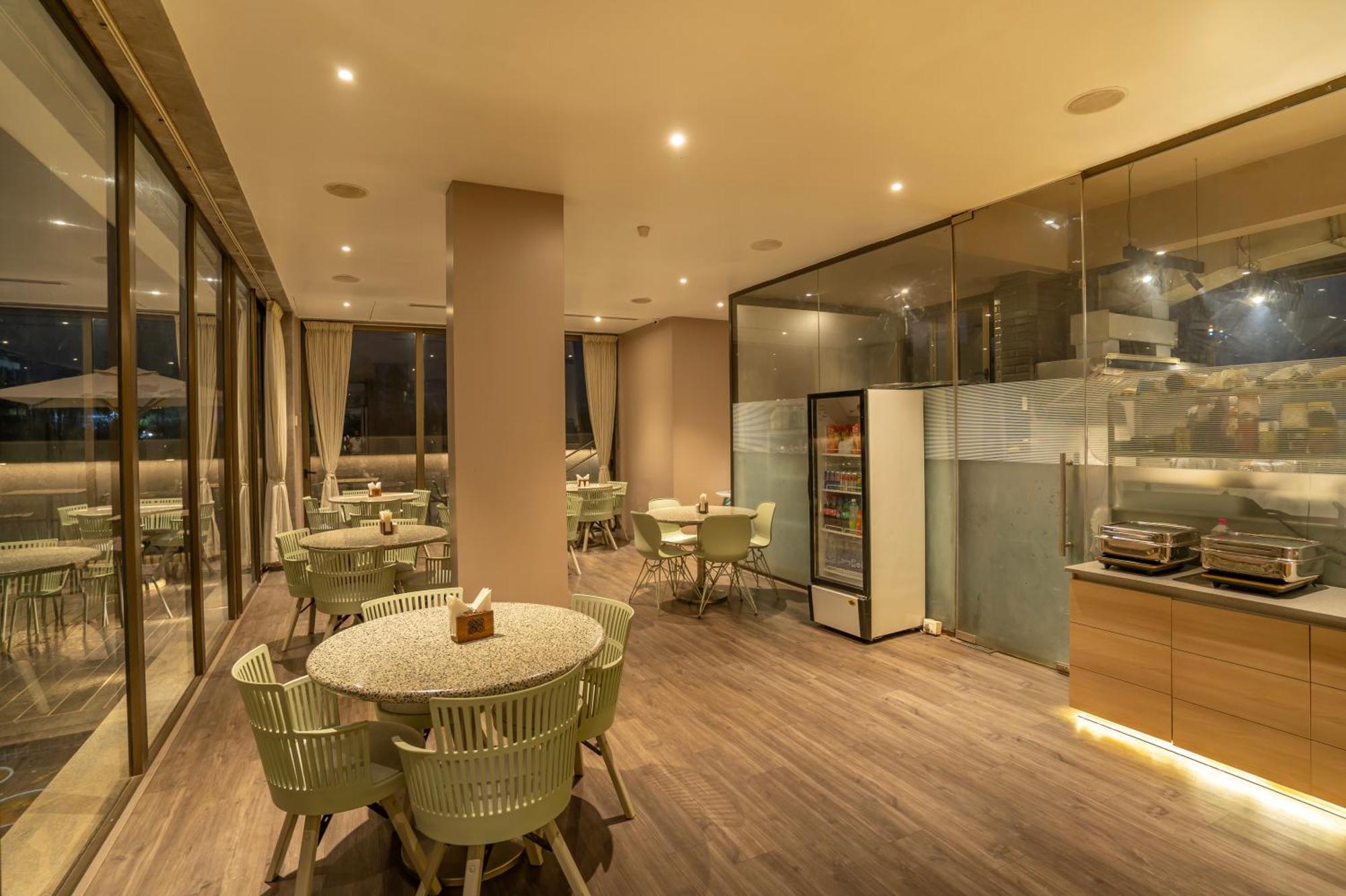 Leela Resort, The Exotic Boutique Hotel - Pure Veg Mahabaleshwar Exterior photo